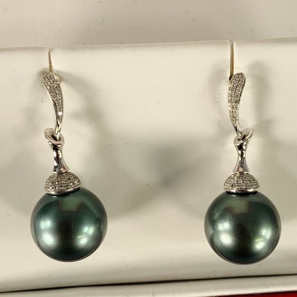 TOSCOW Silver Grey Real Pearls Rhinestones Post Earrings - Picture 2 of 3